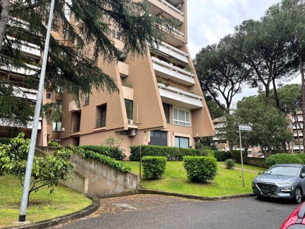 appartamento in vendita a Roma in zona Giuliano Dalmata