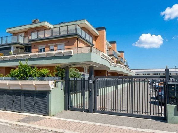 appartamento in vendita a Roma in zona Acilia