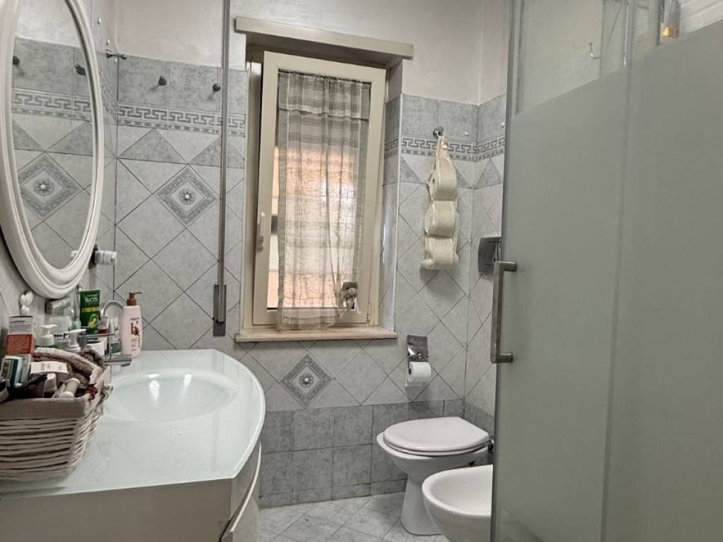 appartamento in vendita a Roma in zona Appio Latino