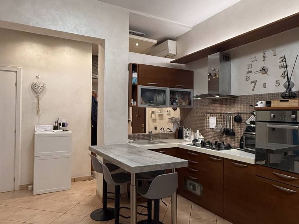 appartamento in vendita a Roma in zona Appio Latino