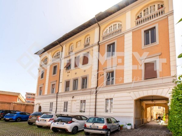 appartamento in vendita a Roma in zona Tuscolano