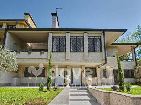 casa indipendente in vendita a Roma in zona Olgiata