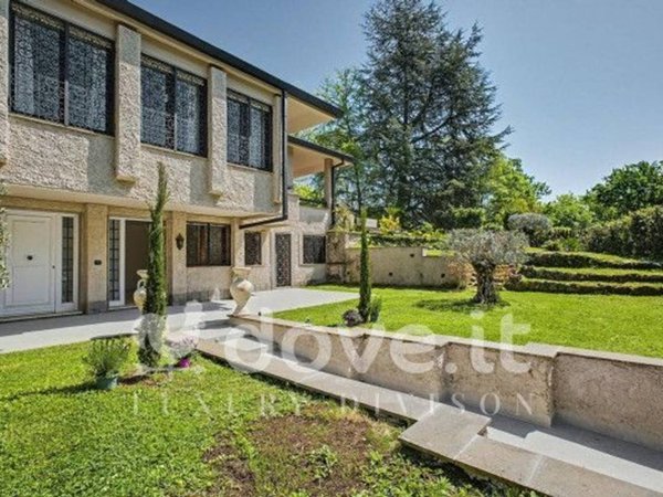 casa indipendente in vendita a Roma in zona Olgiata