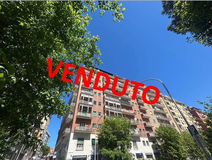 appartamento in vendita a Roma in zona Tuscolano