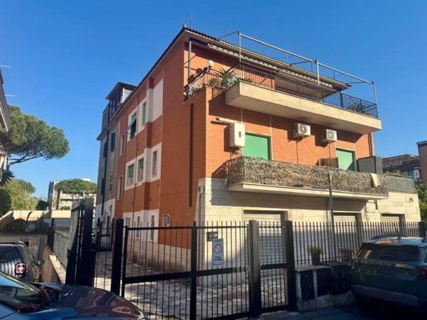 appartamento in vendita a Roma in zona Ponte Mammolo