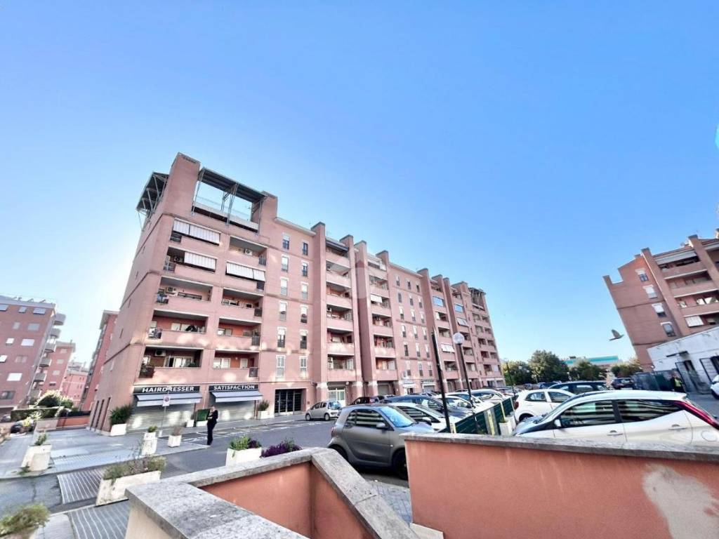 appartamento in vendita a Roma in zona Fonte Laurentina