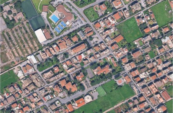 negozio in vendita a Roma in zona Casal Morena