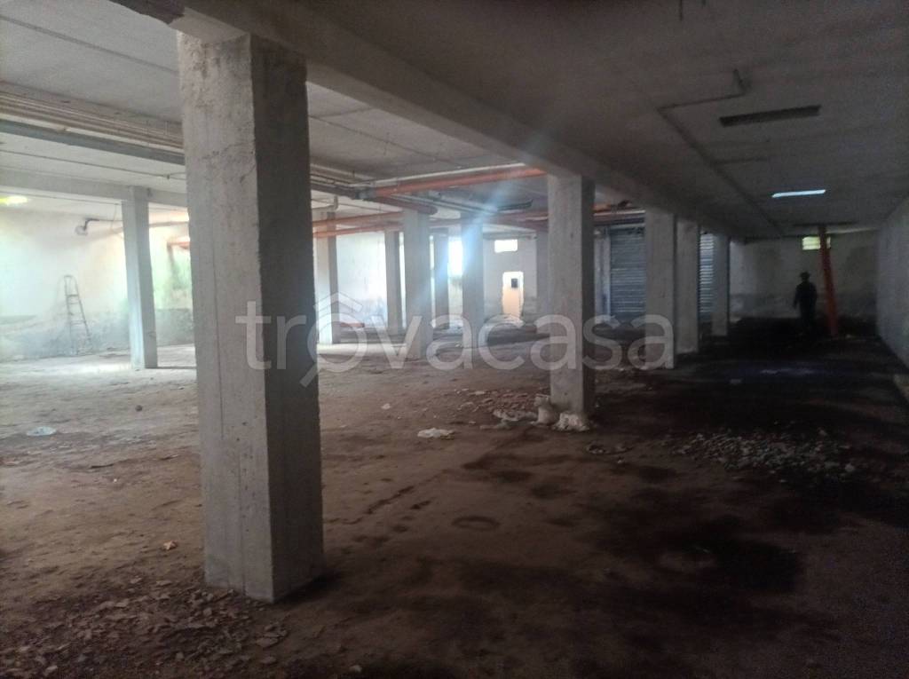 locale commerciale in vendita a Roma in zona Ponte Mammolo