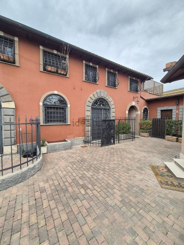 appartamento in vendita a Roma in zona Dragona/Bagnoletto