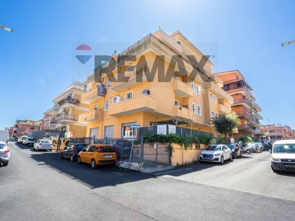 appartamento in vendita a Roma in zona Colle Prenestino