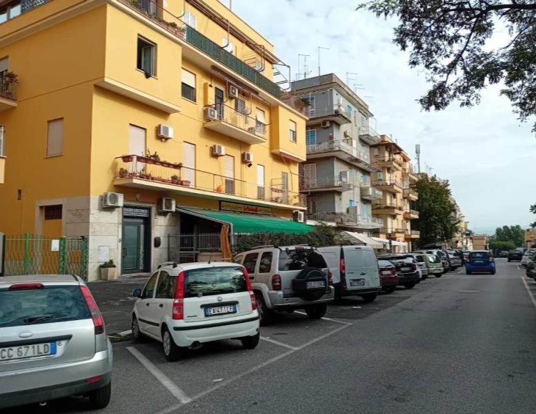 negozio in vendita a Roma in zona Prenestino-Centocelle