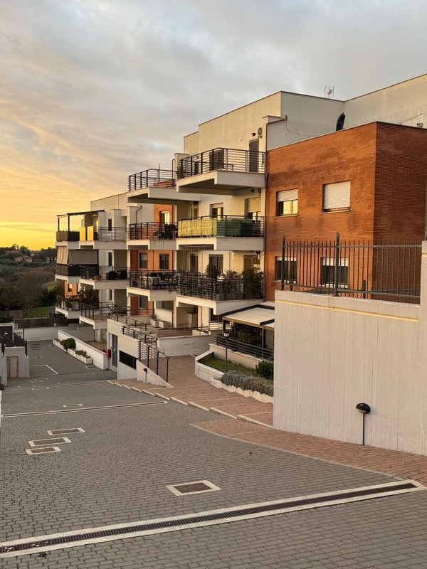 appartamento in vendita a Roma in zona Castel di Leva