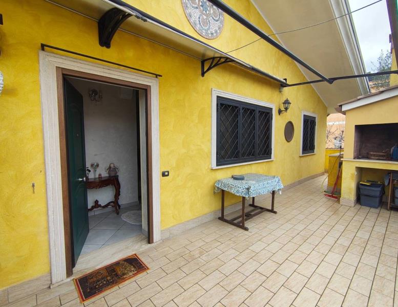 casa indipendente in vendita a Roma in zona Acilia