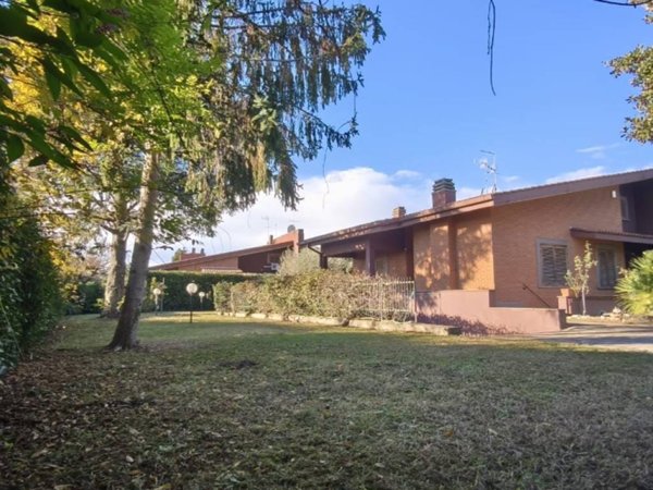 casa indipendente in vendita a Roma in zona Casal Morena