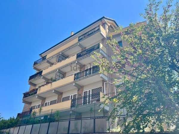 appartamento in vendita a Roma in zona Tor di Quinto