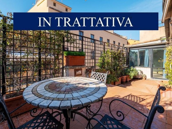 appartamento in vendita a Roma in zona Trevi-Colonna