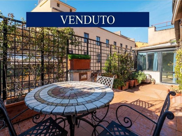 appartamento in vendita a Roma in zona Trevi-Colonna