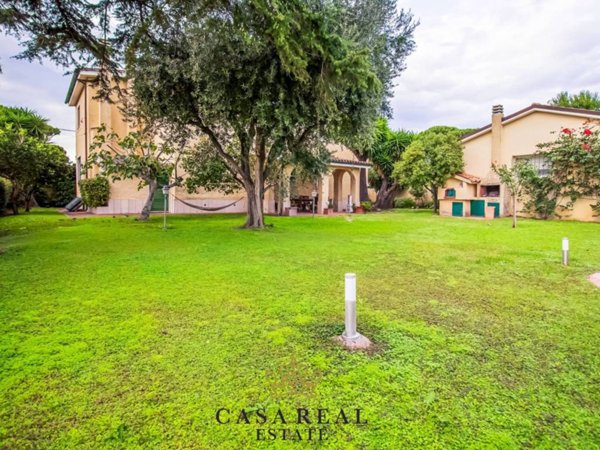 casa indipendente in vendita a Roma in zona Infernetto