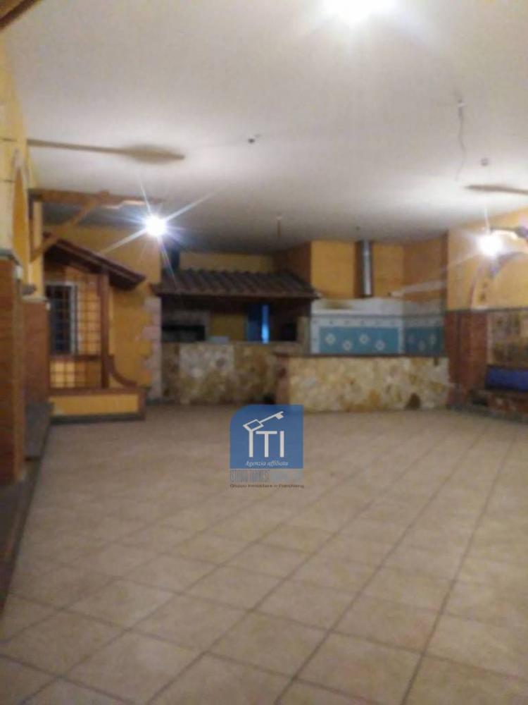 negozio in vendita a Roma in zona Portuense