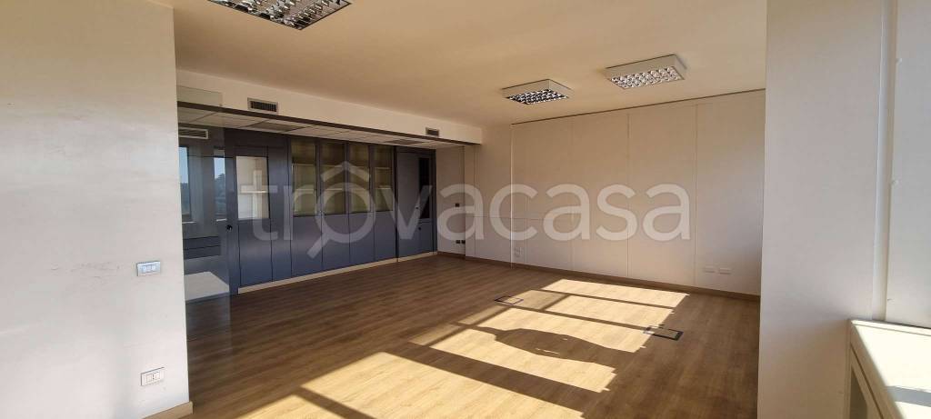 ufficio in vendita a Roma in zona EUR