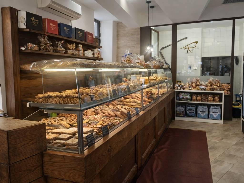 negozio in vendita a Roma in zona Testaccio