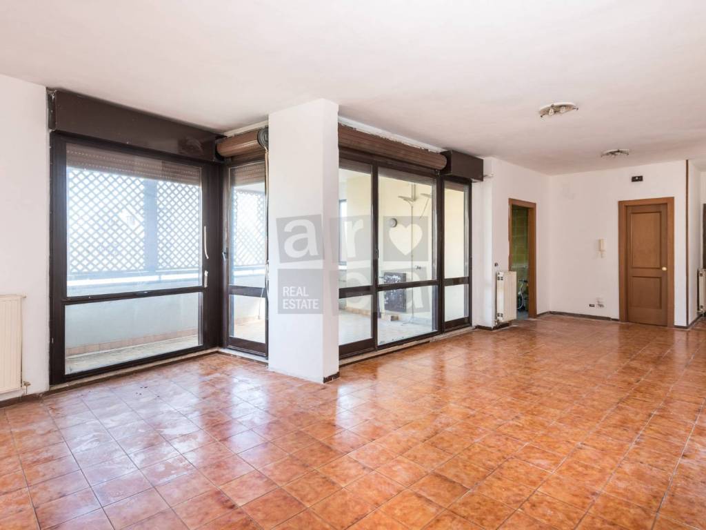 appartamento in vendita a Roma in zona EUR