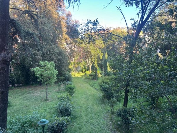 appartamento in vendita a Roma in zona Appio Latino