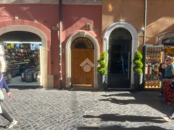 locale commerciale in vendita a Roma in zona Campo Marzio