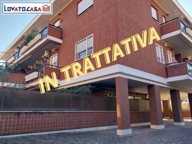appartamento in vendita a Roma in zona Torre Maura