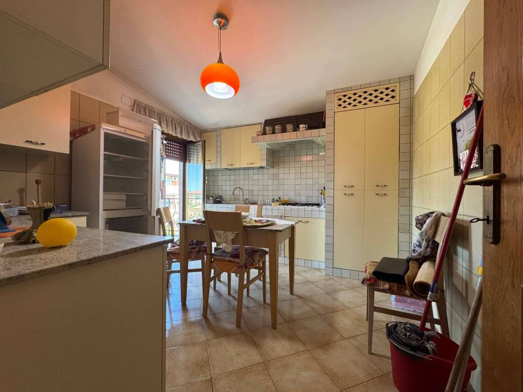 appartamento in vendita a Roma in zona Casal Morena