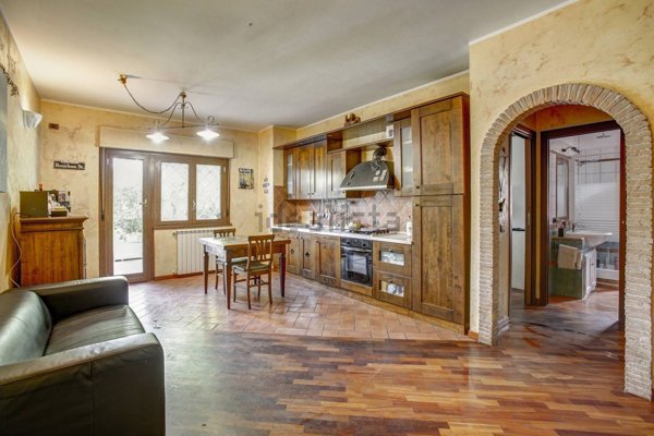 appartamento in vendita a Roma in zona Spinaceto