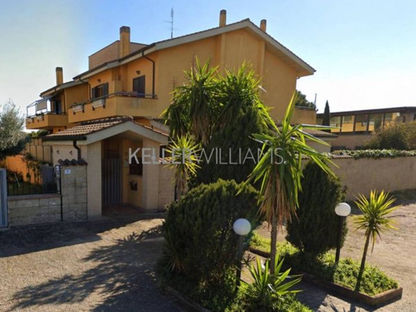 appartamento in vendita a Roma in zona Infernetto