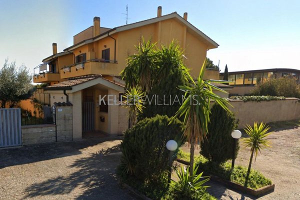 appartamento in vendita a Roma in zona Infernetto