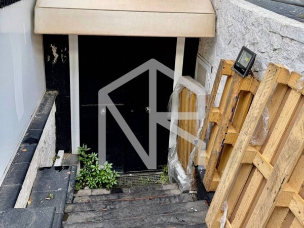 locale commerciale in vendita a Roma in zona Prenestino-Centocelle