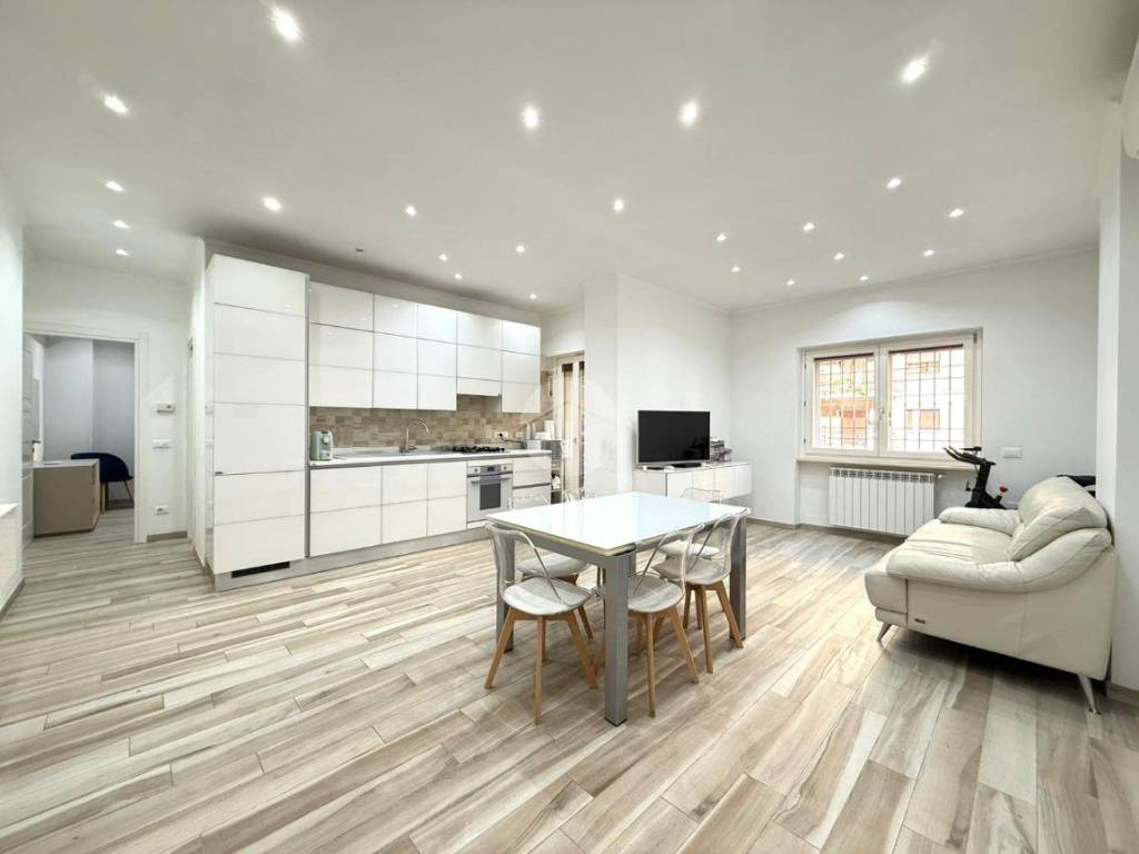 appartamento in vendita a Roma in zona Gianicolense