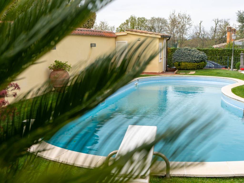 casa indipendente in vendita a Roma in zona Casal Monastero