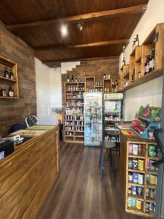 negozio in vendita a Roma in zona Ostia