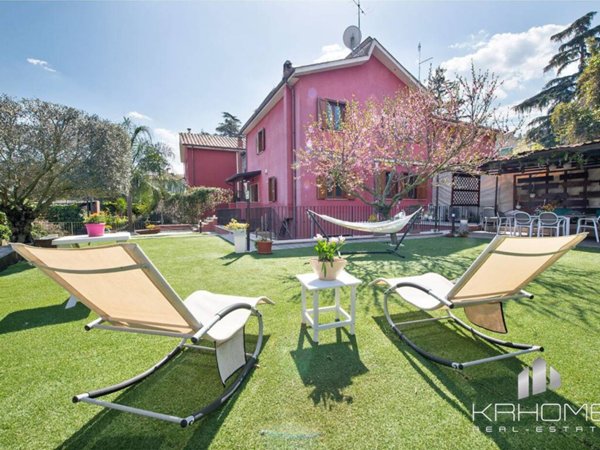 casa indipendente in vendita a Roma in zona Mezzocammino