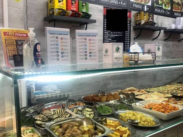 negozio in vendita a Roma in zona Salario