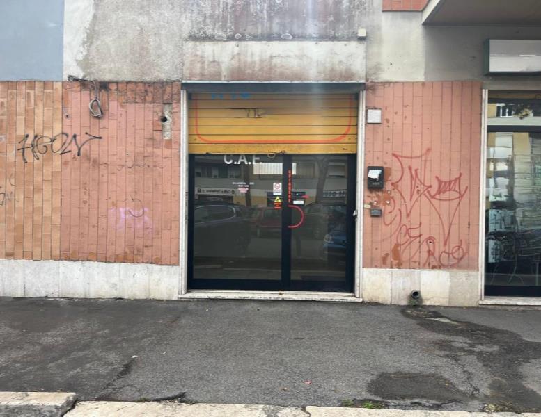 negozio in vendita a Roma in zona Ostia