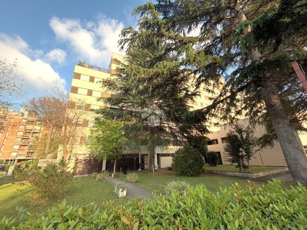 appartamento in vendita a Roma in zona Spinaceto