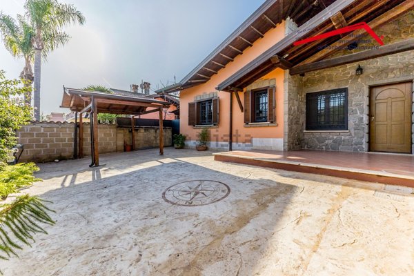 appartamento in vendita a Roma in zona Ostia Antica