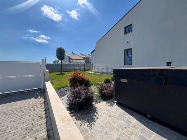 casa indipendente in vendita a Roma in zona Tor Vergata/Torrenova