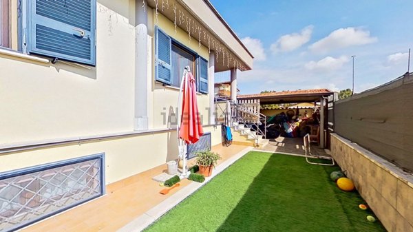 appartamento in vendita a Roma in zona Ostia Antica
