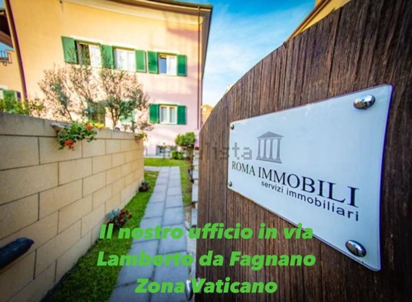 casa indipendente in vendita a Roma