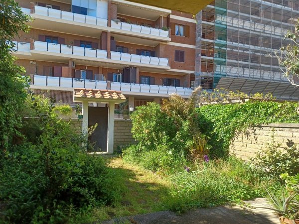 appartamento in vendita a Roma in zona Castel Fusano