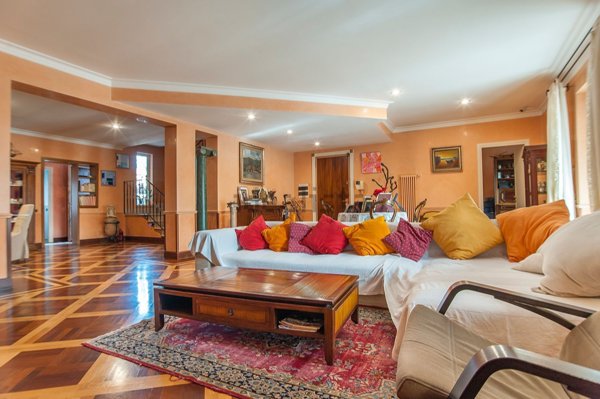 casa indipendente in vendita a Roma in zona Casal Palocco