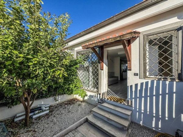 casa indipendente in vendita a Roma in zona Dragona/Bagnoletto