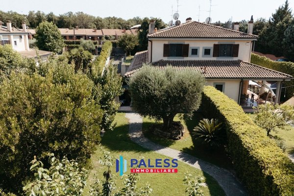 casa indipendente in vendita a Roma