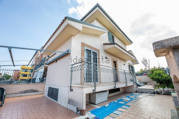 casa indipendente in vendita a Roma in zona Borghesiana